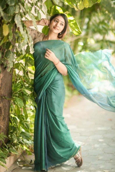 Actress Bommu Lakshmi HD Photoshoot Gallery | Kerala Lives